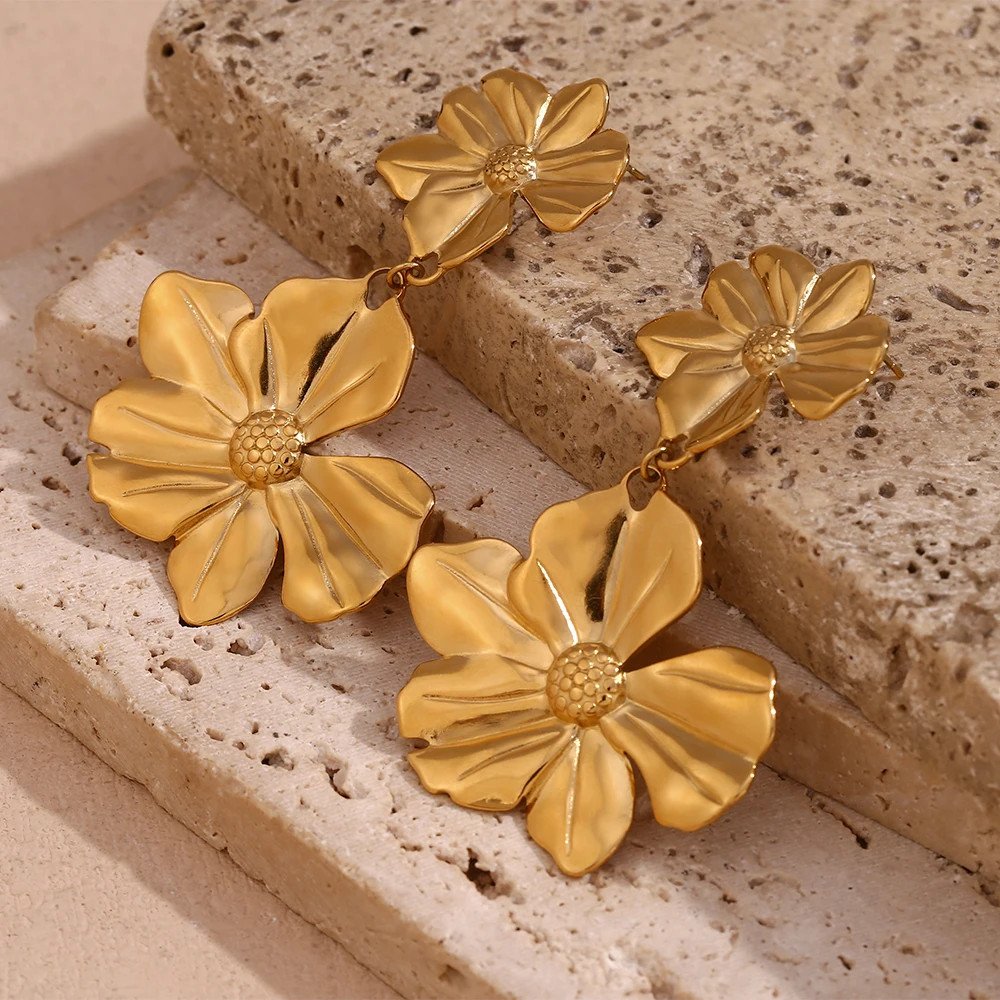 Gold Flower Earrings - foto 4