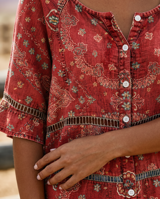 Blusa Elena — detalle crochet